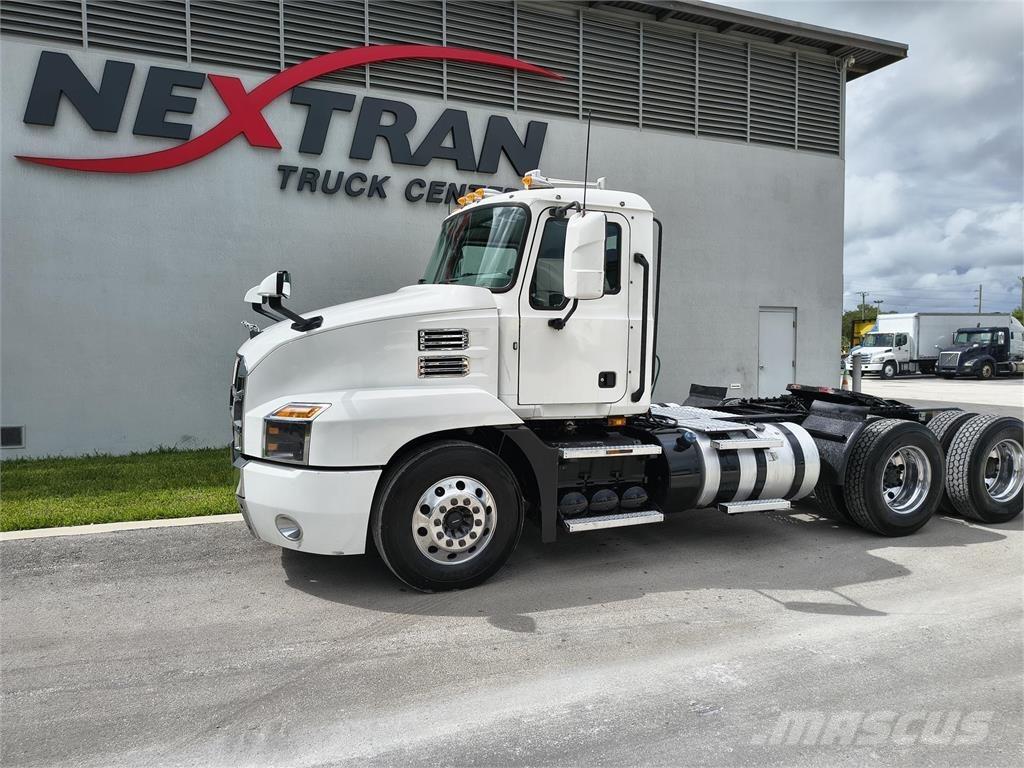 Mack AN64T Tractores (camiões)