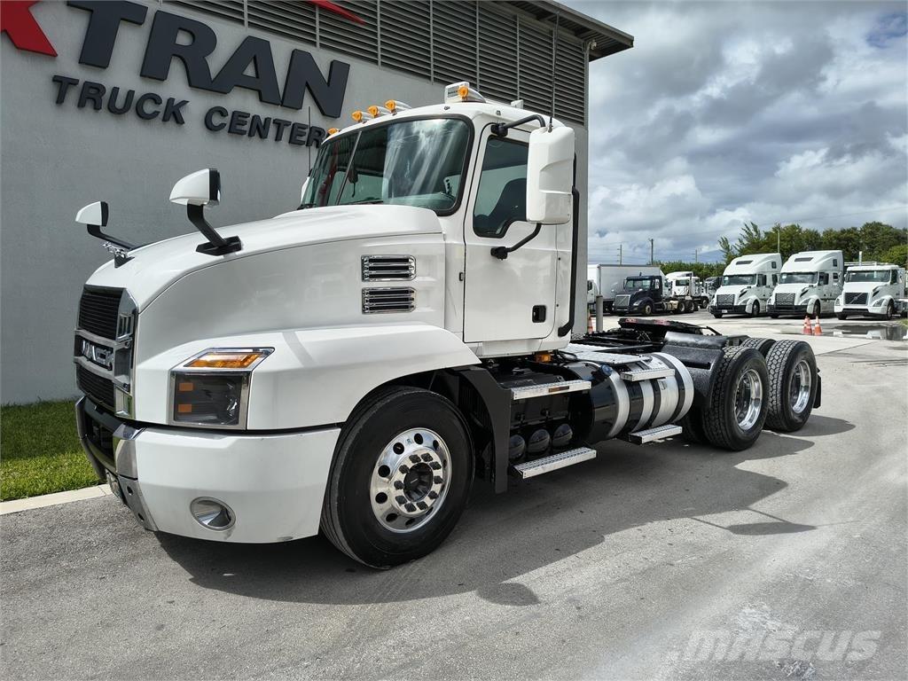 Mack AN64T Tractores (camiões)
