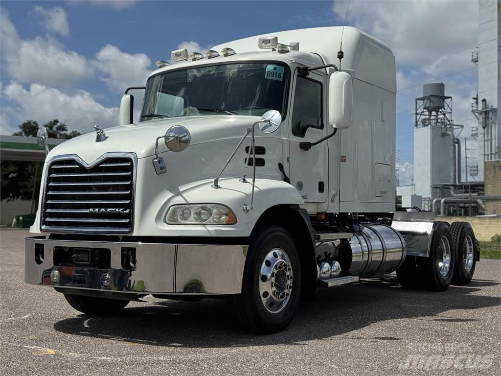Mack CXU613 Tractores (camiões)