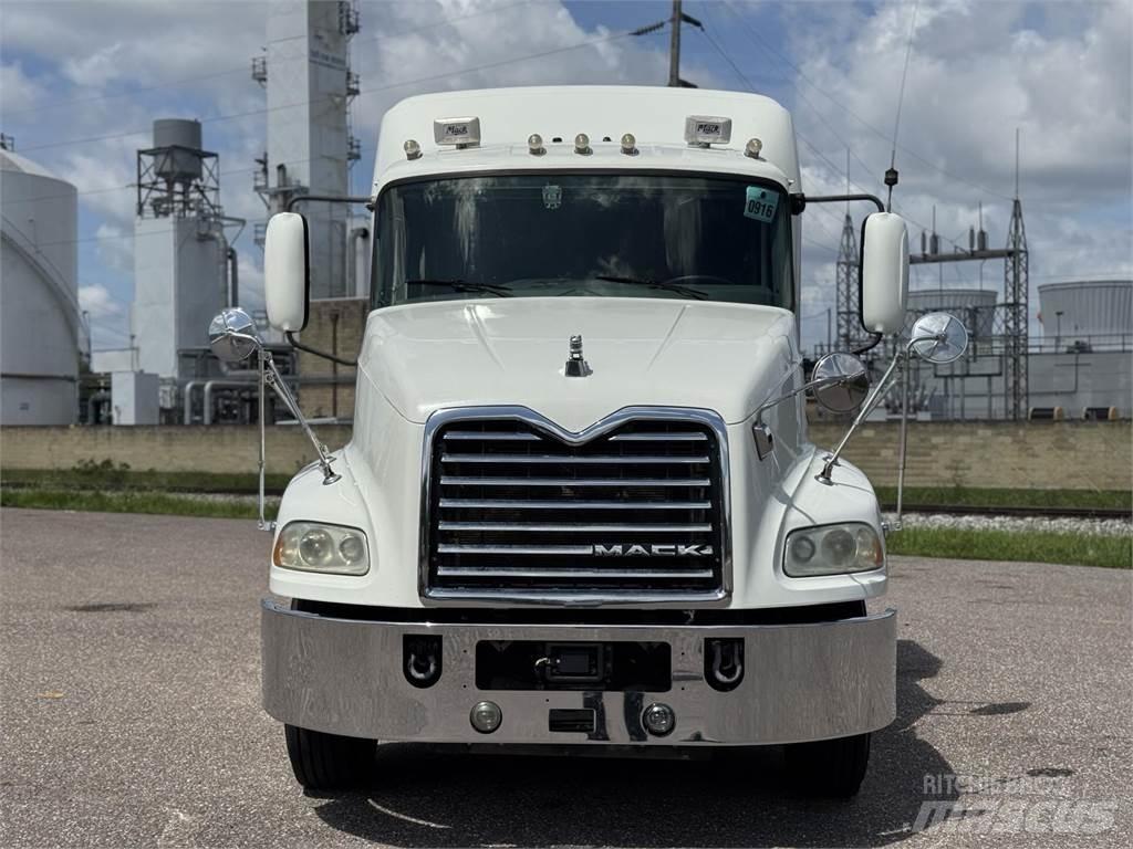 Mack CXU613 Tractores (camiões)
