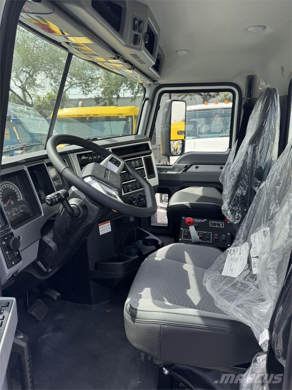 Mack GR64B Camiões de betão