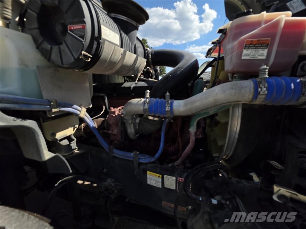 Mack GR64B Camiões basculantes