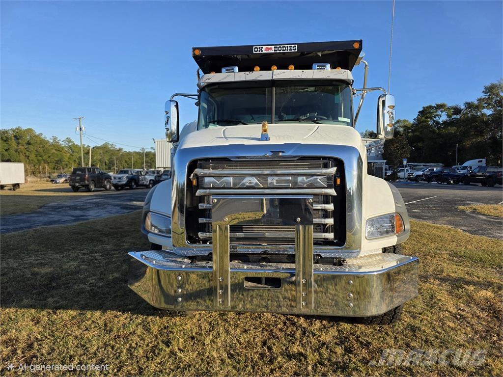 Mack GR64B Camiões basculantes