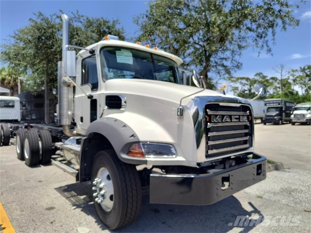Mack GR64BX Camiões de betão