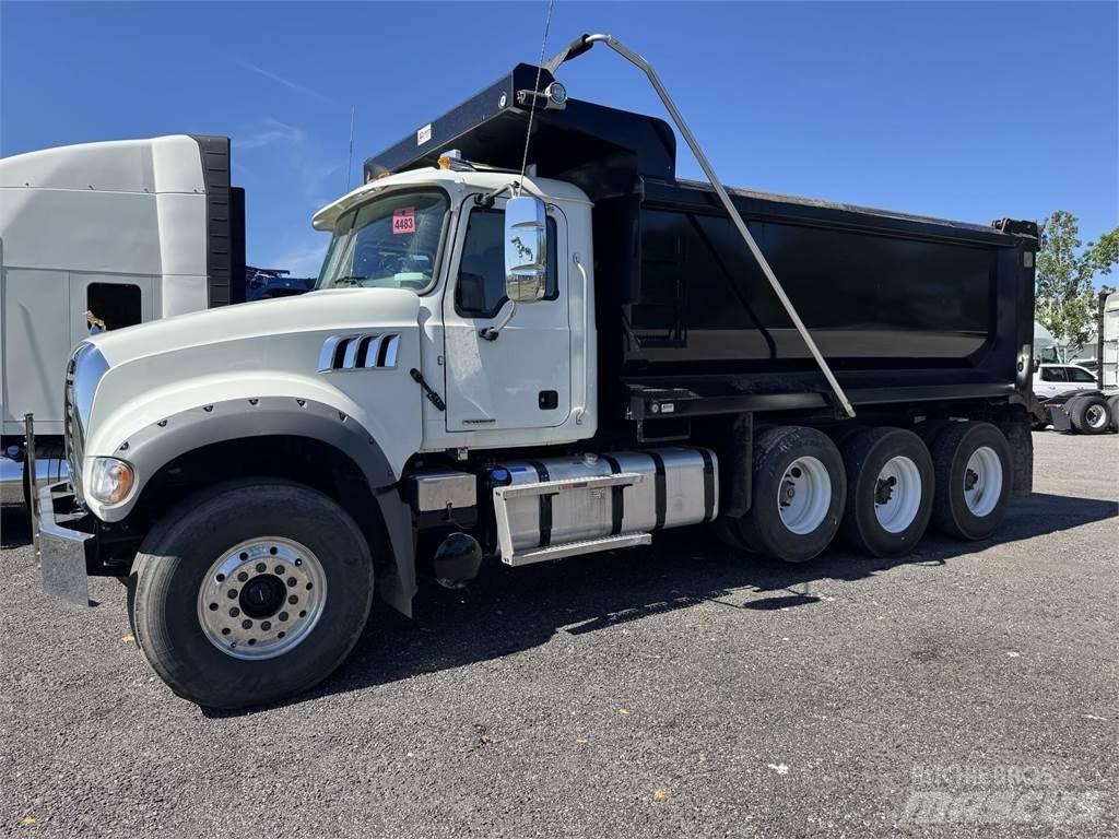 Mack GR64F Camiões basculantes