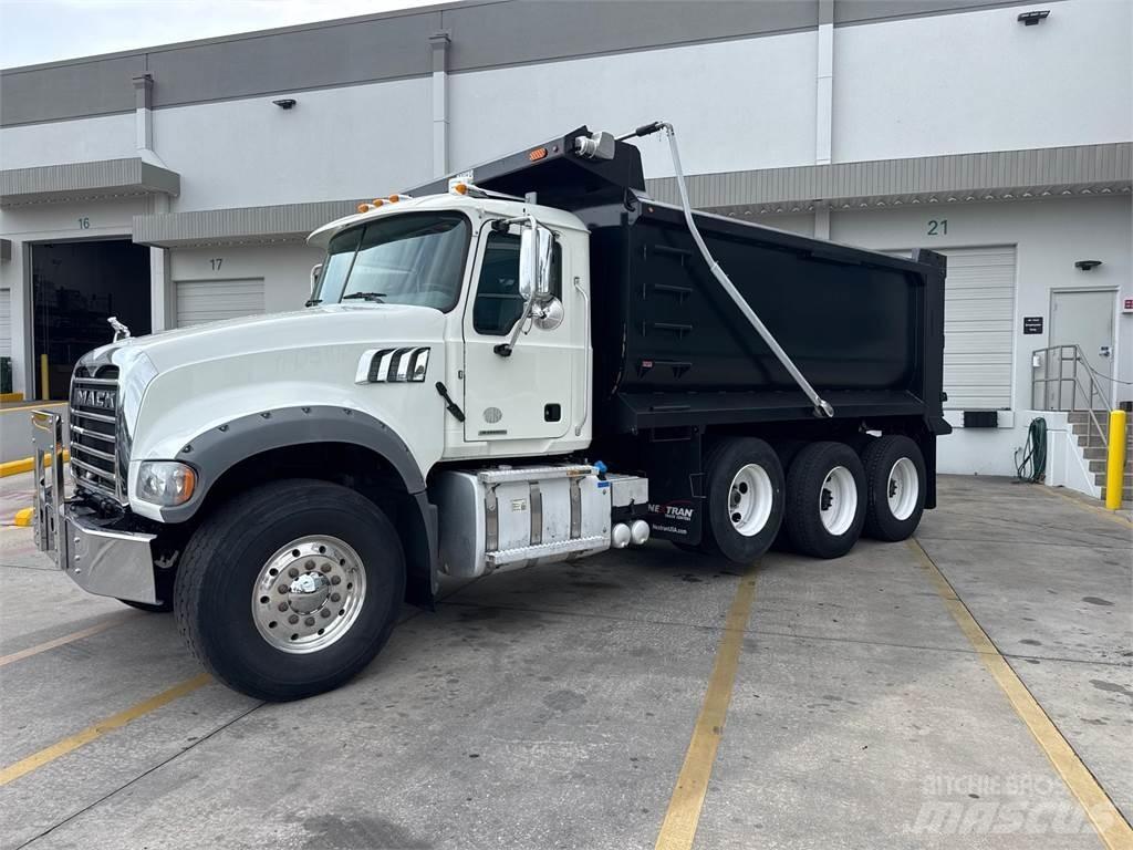 Mack GR64F Camiões basculantes