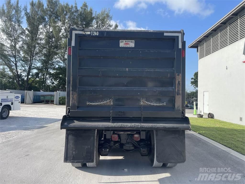 Mack GR64F Camiões basculantes