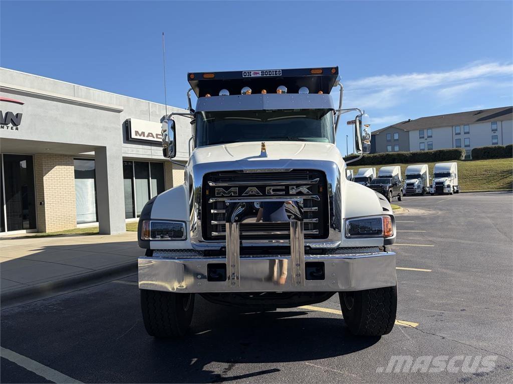 Mack GR64FR Camiões basculantes