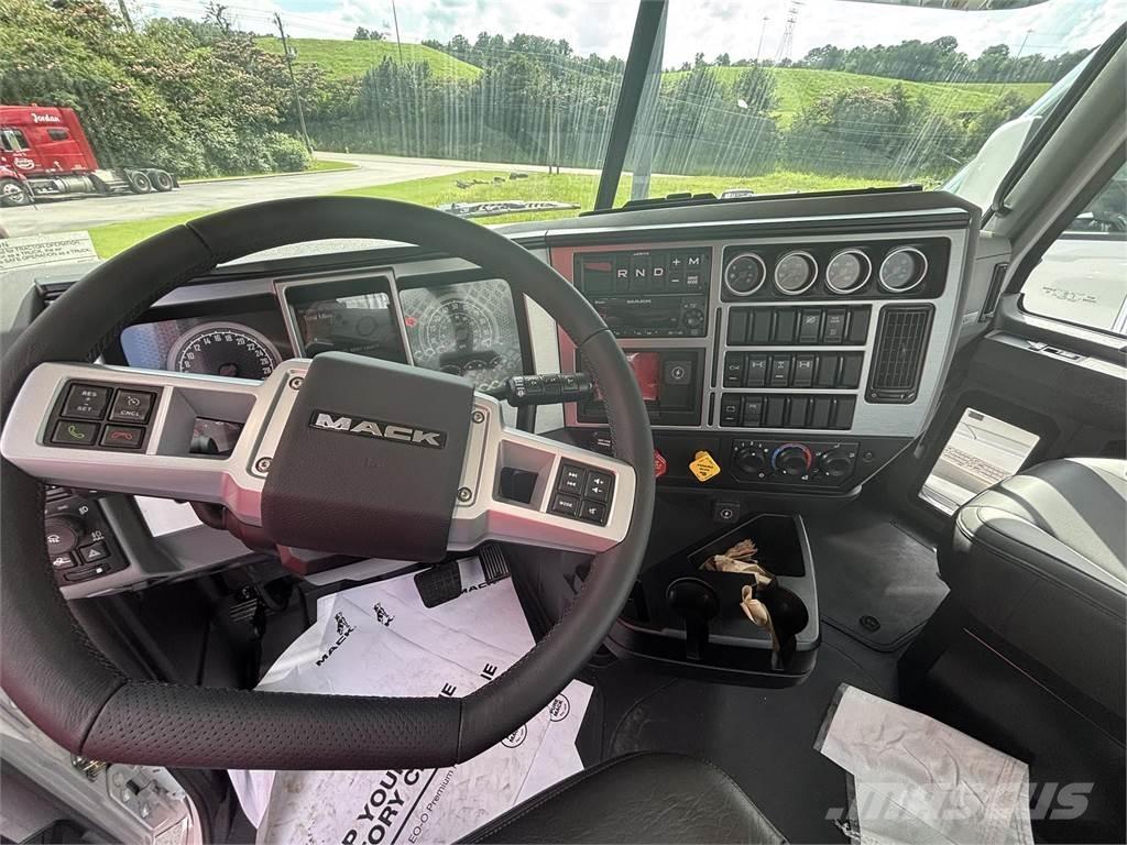 Mack GR64FT Tractores (camiões)