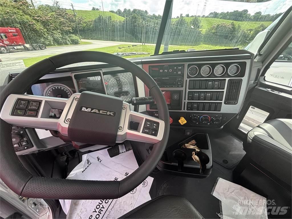 Mack GR64FT Tractores (camiões)