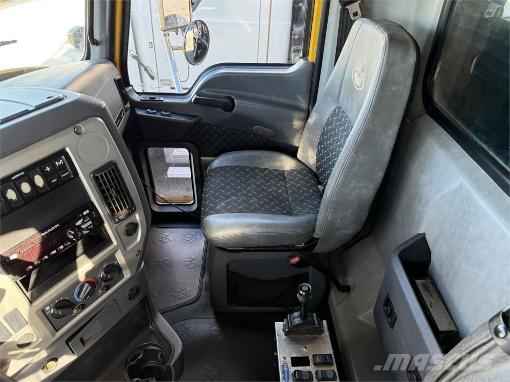 Mack GU713 Camiões basculantes