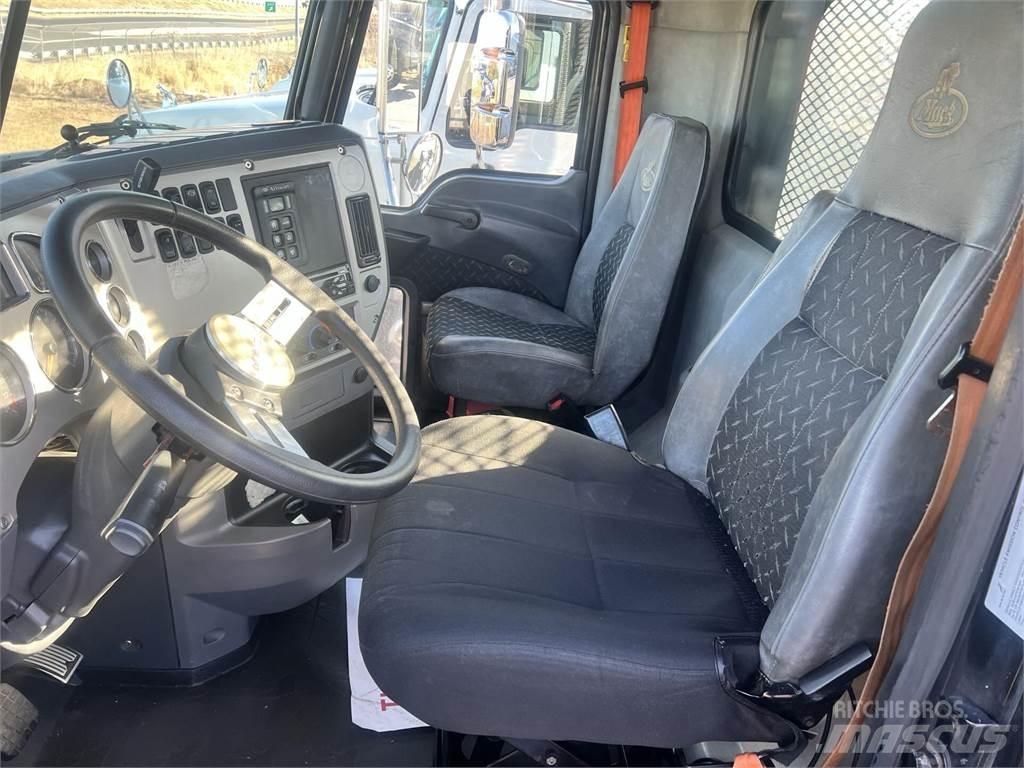 Mack GU813 Outros Camiões