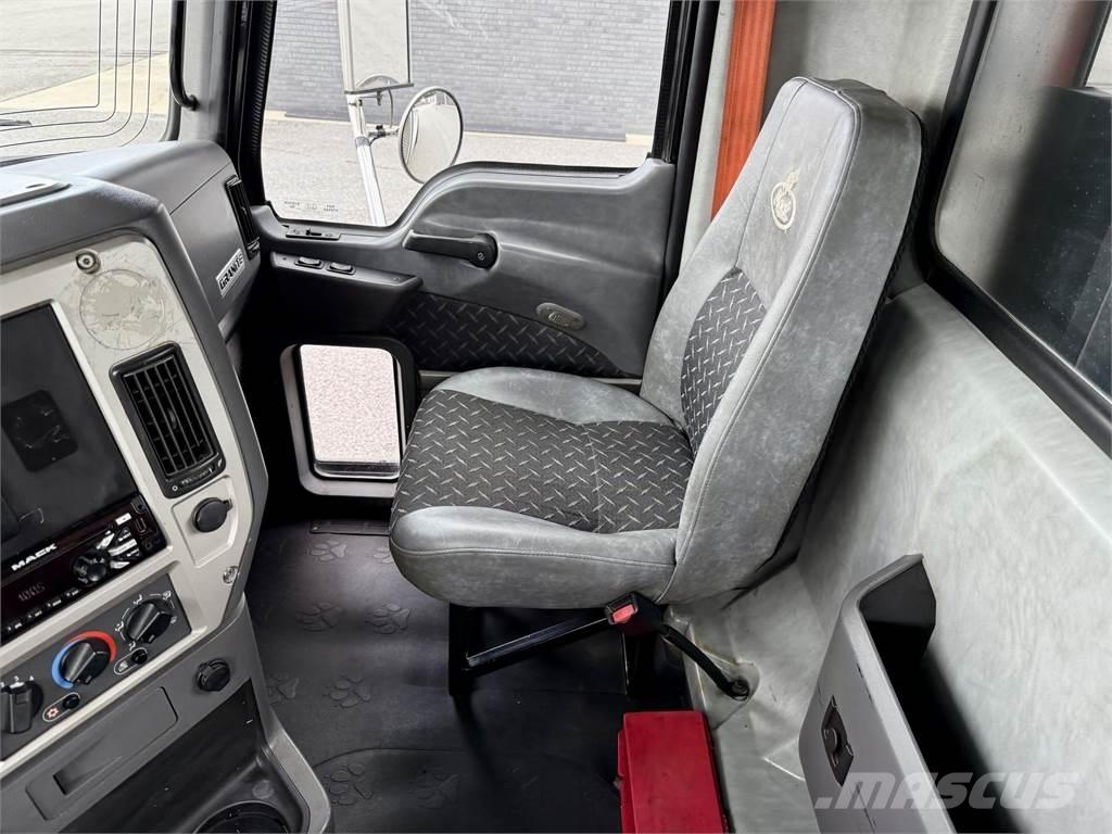 Mack GU813 Outros Camiões