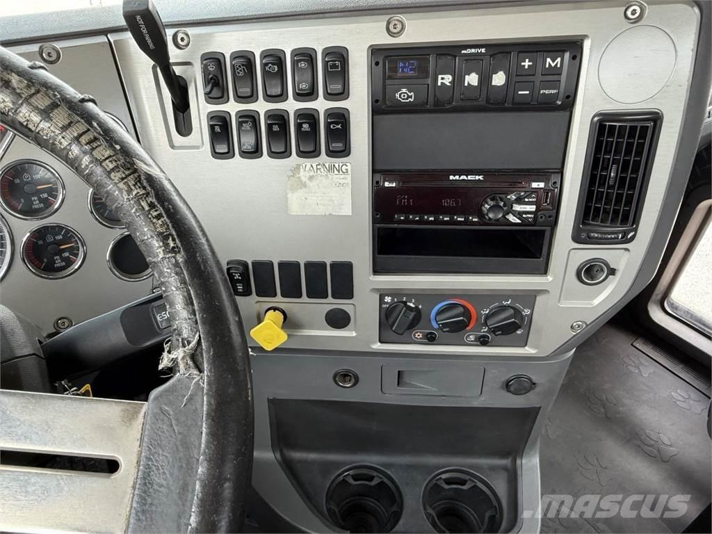 Mack GU813 Outros Camiões