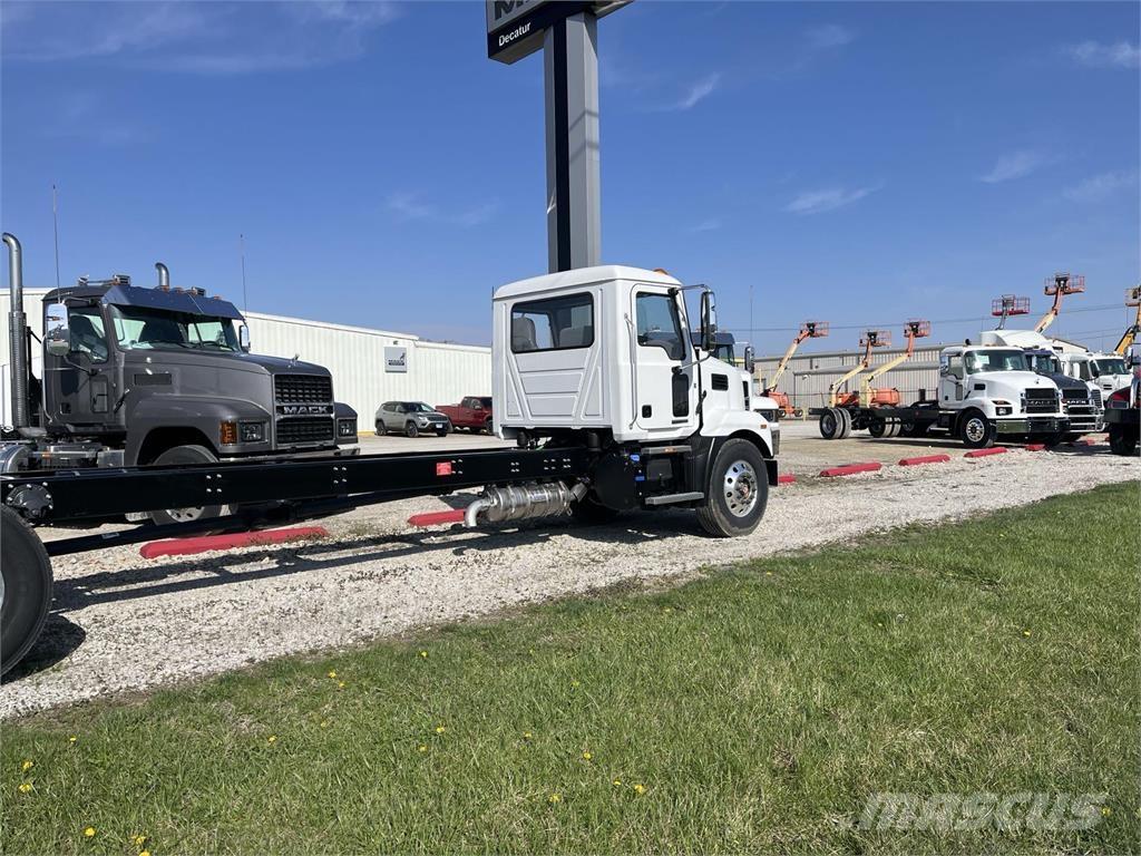 Mack MD6 42R Camiões de chassis e cabine