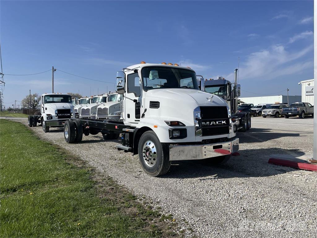 Mack MD6 42R Camiões de chassis e cabine