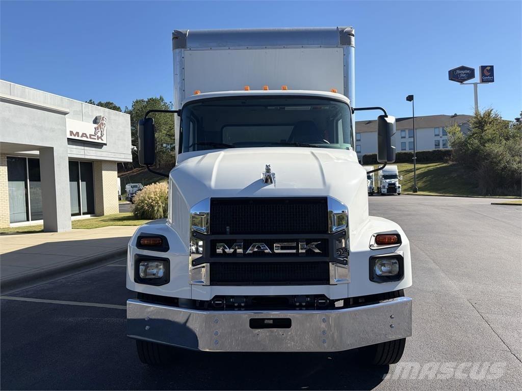 Mack MD6 42R Camiões de caixa fechada