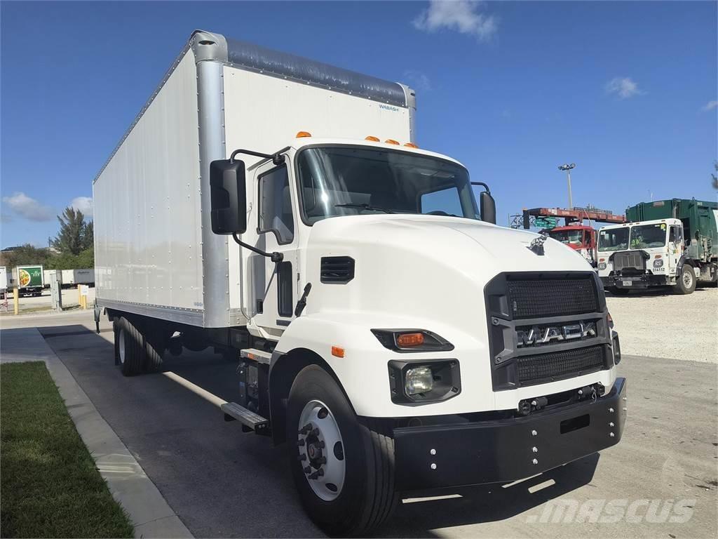 Mack MD6 42R Camiões de caixa fechada