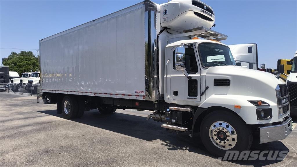 Mack MD6 42R Camiões de caixa fechada