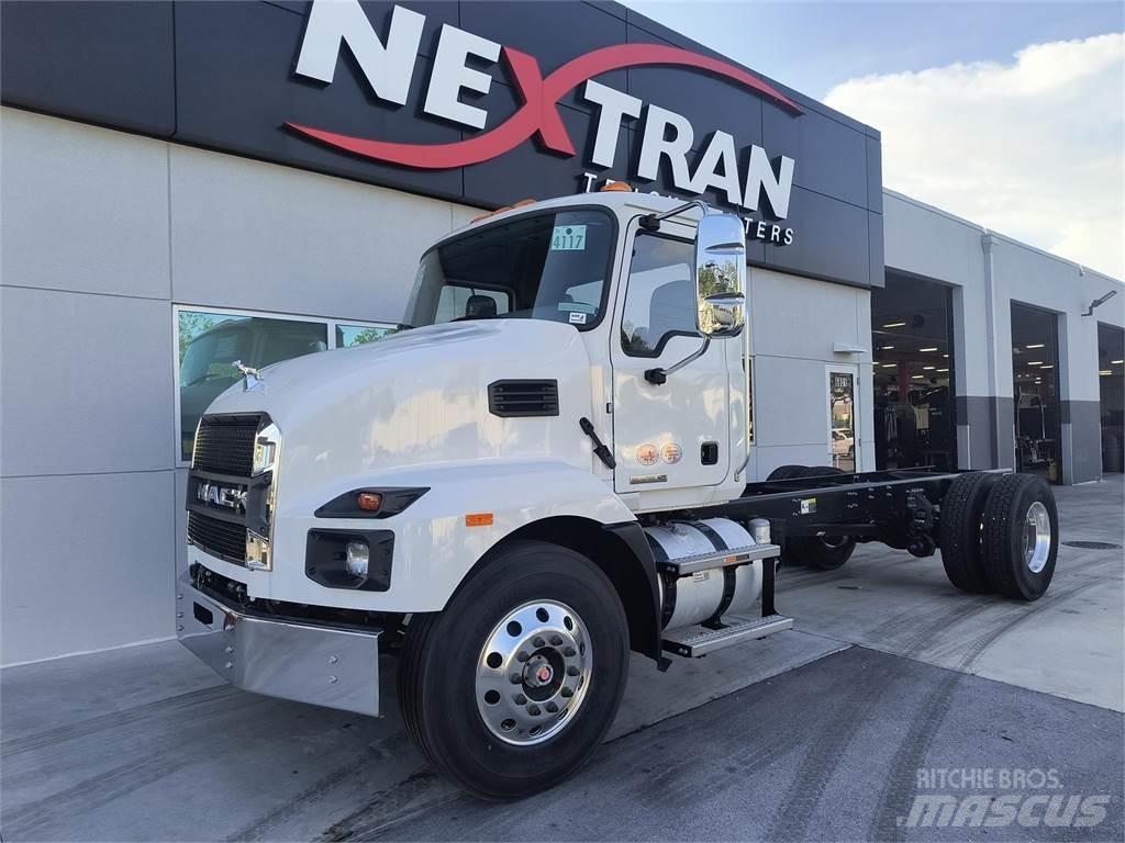 Mack MD7 42R Camiões de chassis e cabine