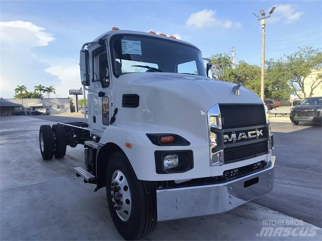 Mack MD7 42R Camiões de chassis e cabine