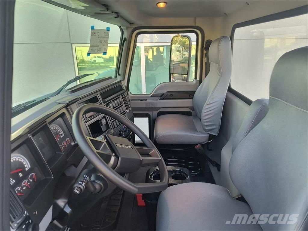 Mack MD7 42R Camiões de chassis e cabine