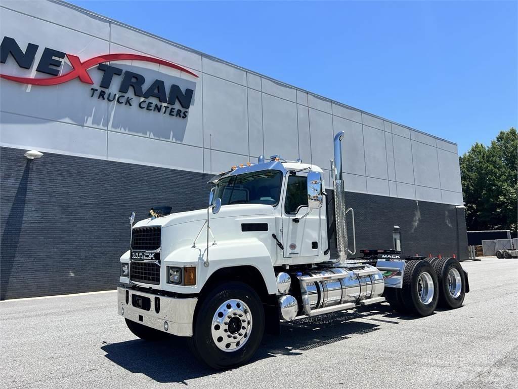 Mack PI64T Tractores (camiões)