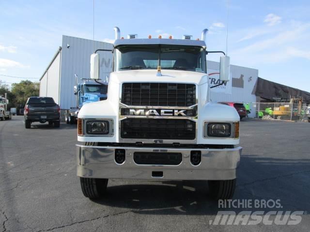 Mack PI64T Tractores (camiões)
