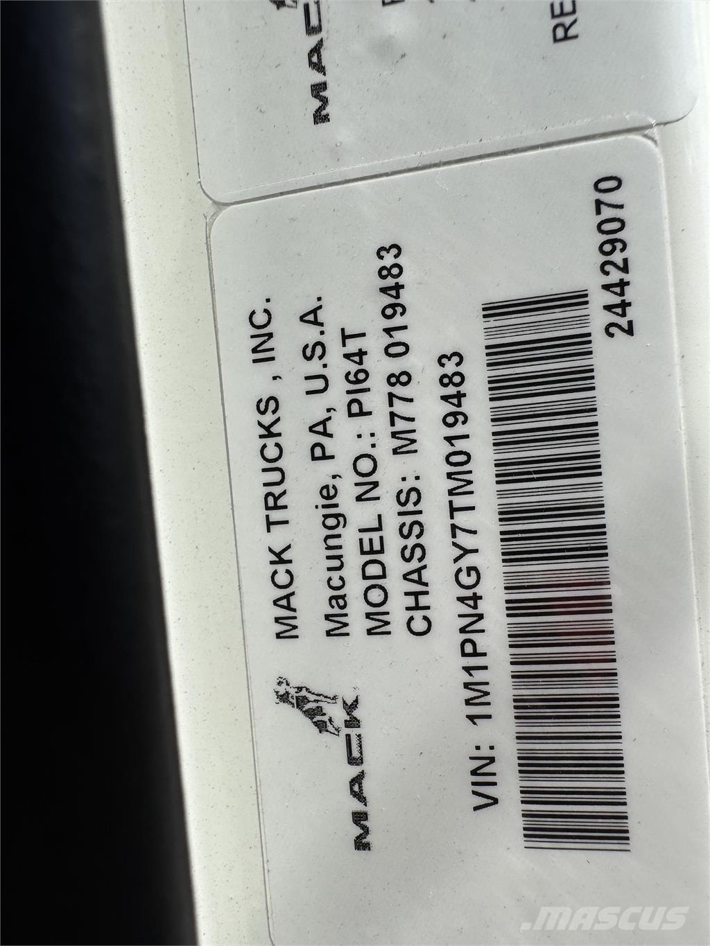 Mack PI64T Tractores (camiões)