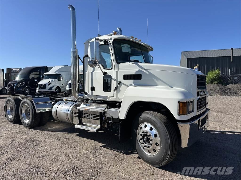 Mack PI64T Tractores (camiões)
