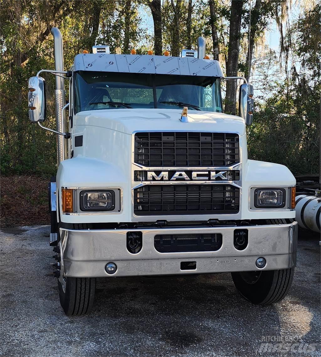 Mack PI64T Tractores (camiões)