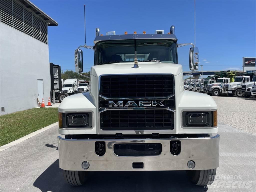 Mack PI64T Tractores (camiões)