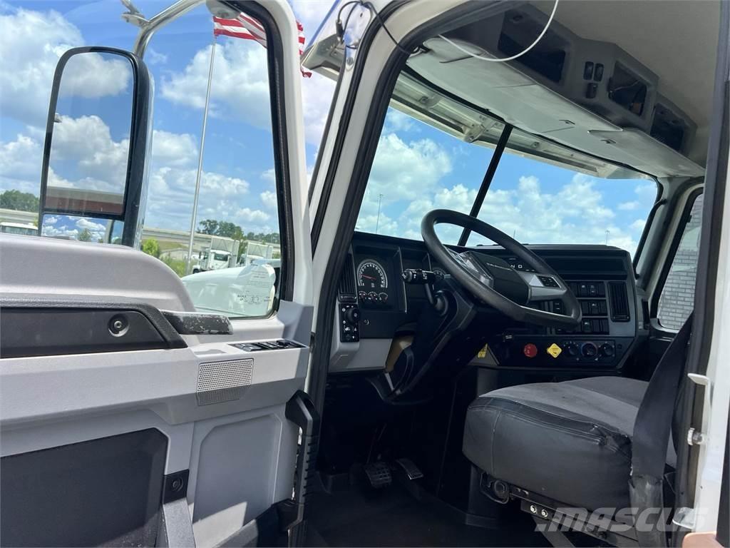 Mack PI64T Tractores (camiões)