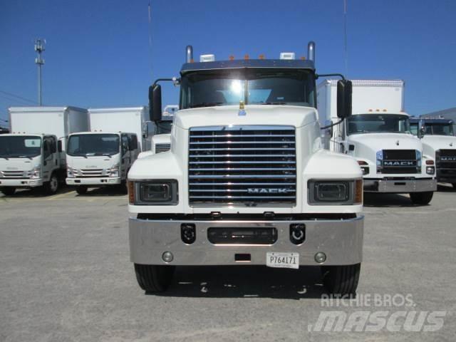 Mack PI64T Tractores (camiões)