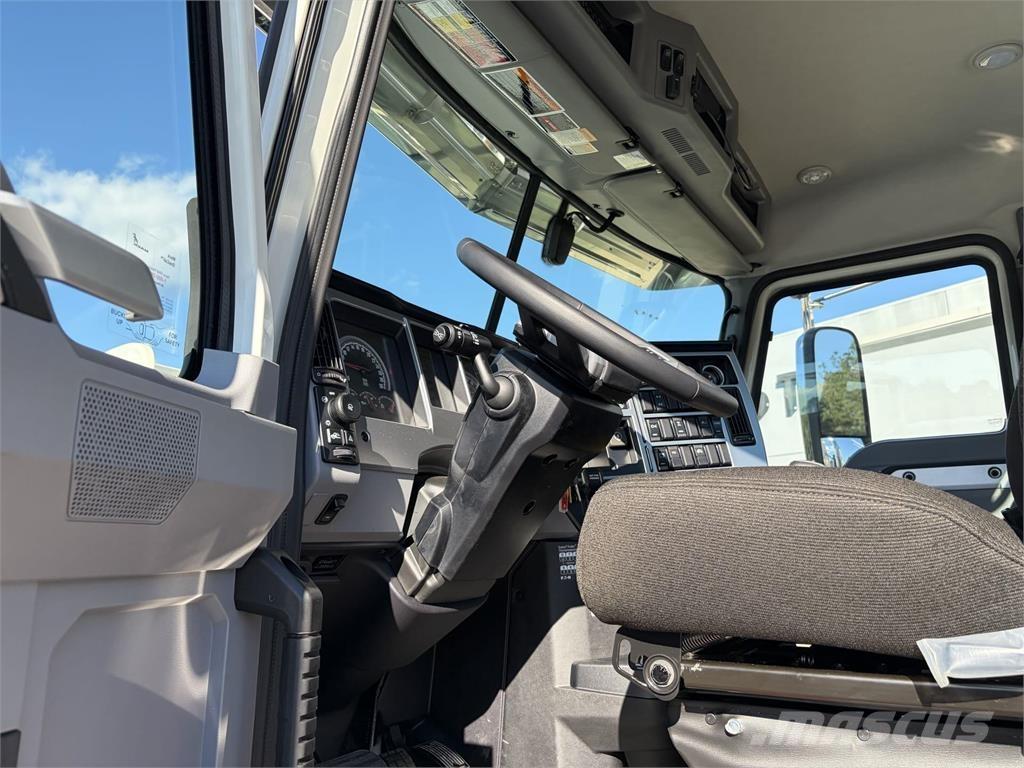 Mack PI64T Tractores (camiões)