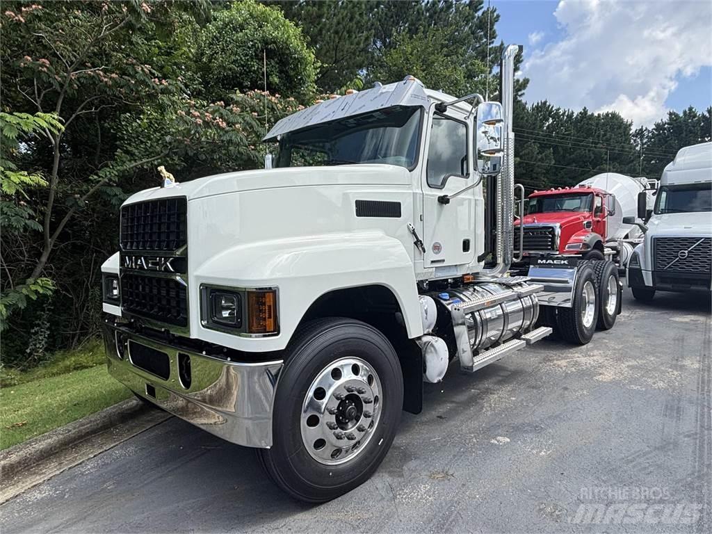 Mack PI64T Tractores (camiões)
