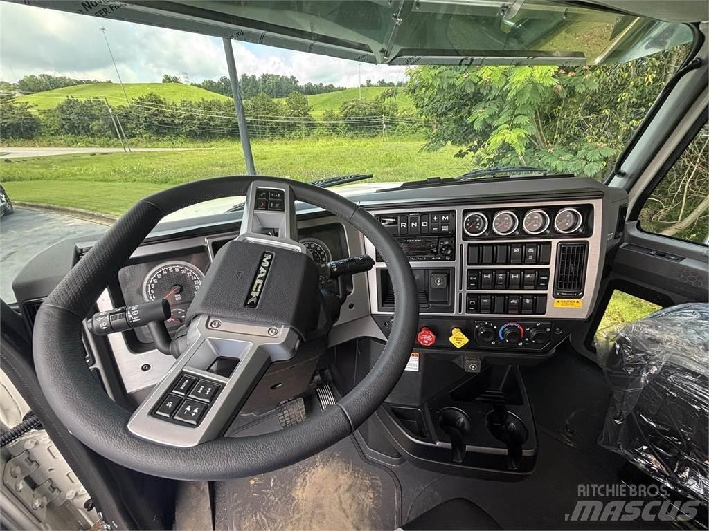 Mack PI64T Tractores (camiões)