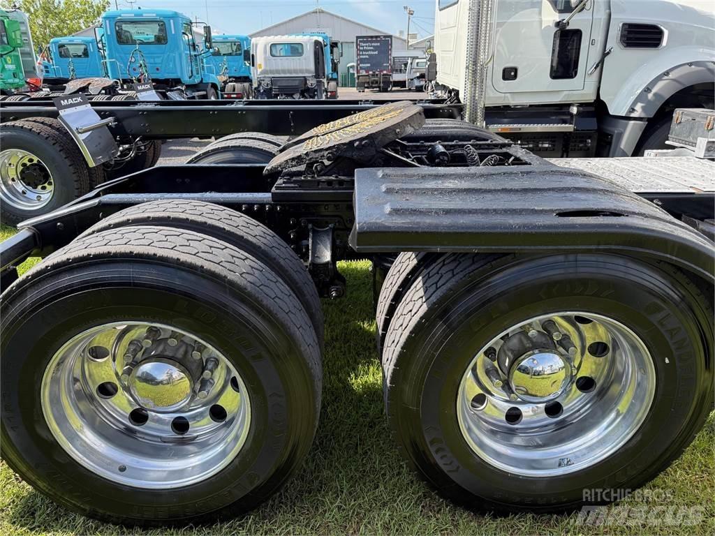 Mack PI64T Tractores (camiões)