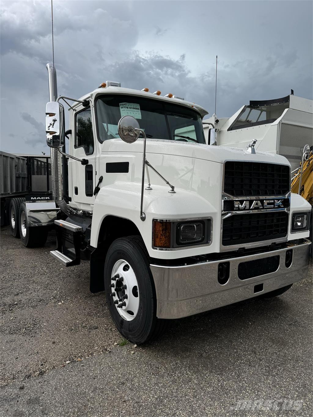 Mack PI64T Tractores (camiões)