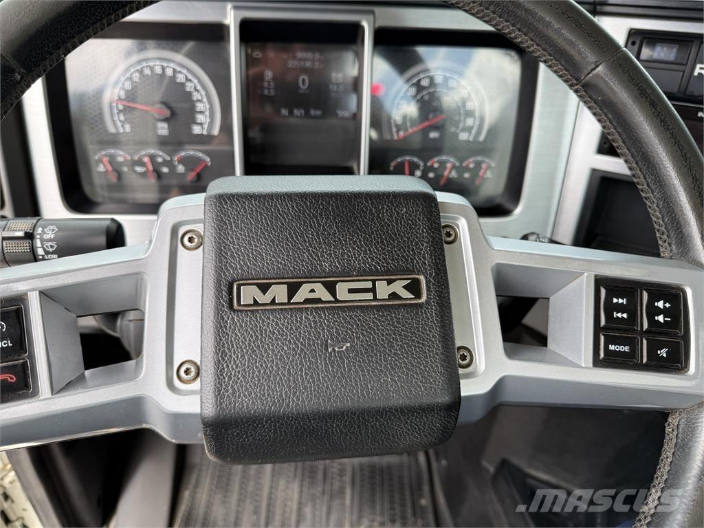 Mack PI64T Tractores (camiões)