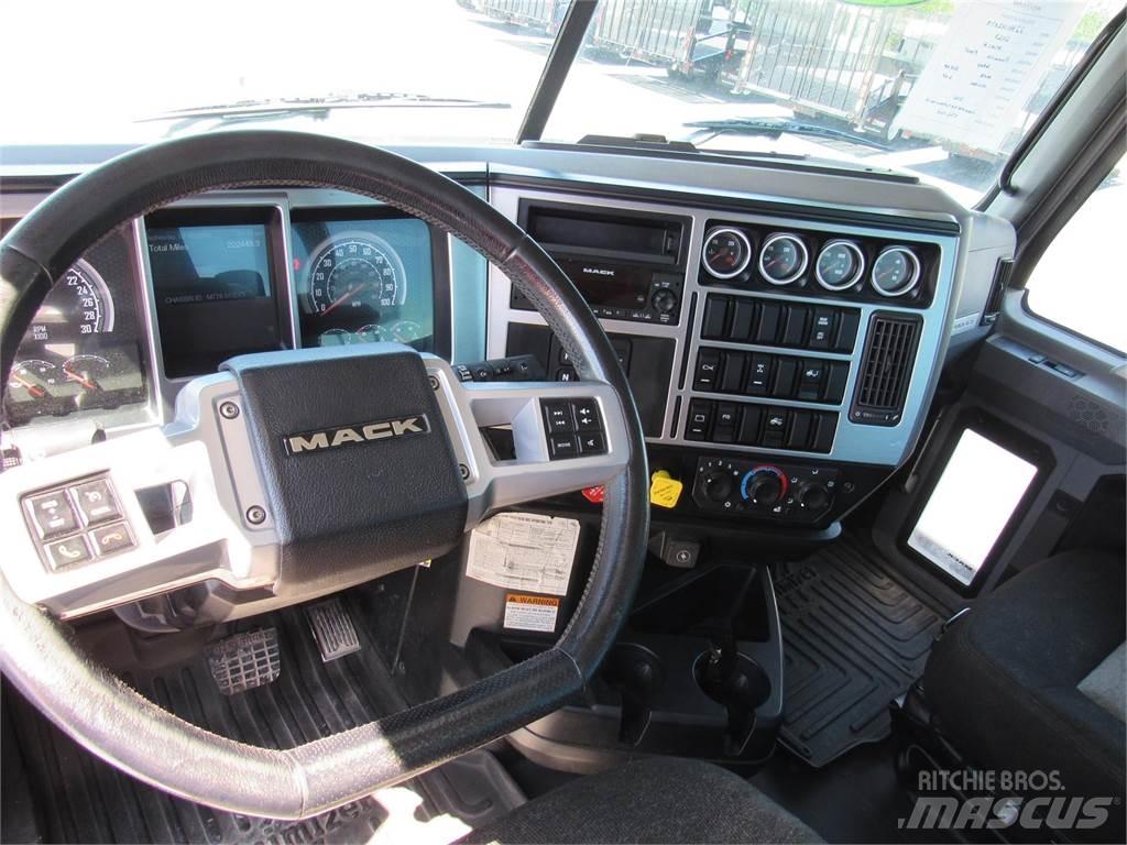 Mack PI64T Tractores (camiões)