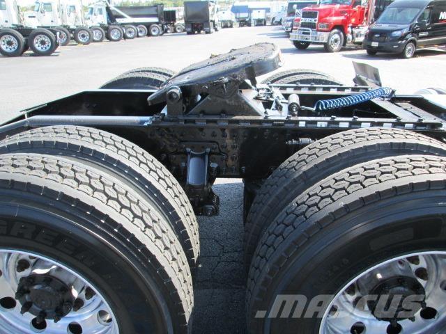 Mack PI64T Tractores (camiões)