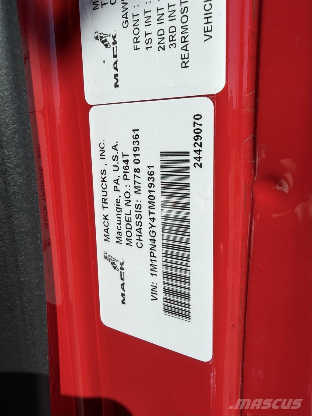 Mack PI64T Tractores (camiões)