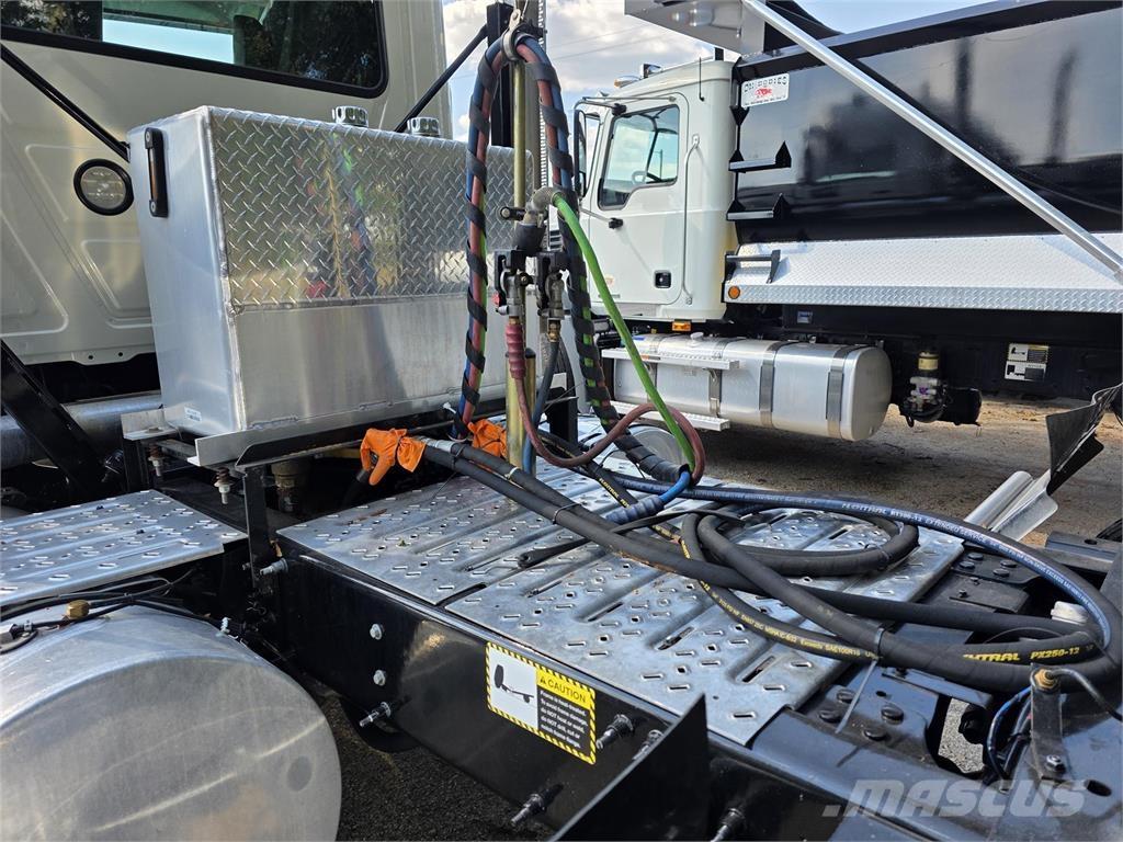 Mack PI64T Tractores (camiões)