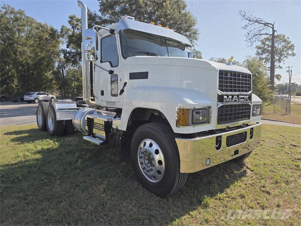 Mack PI64T Tractores (camiões)