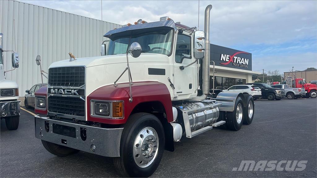 Mack PI64T Tractores (camiões)