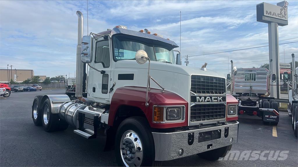 Mack PI64T Tractores (camiões)