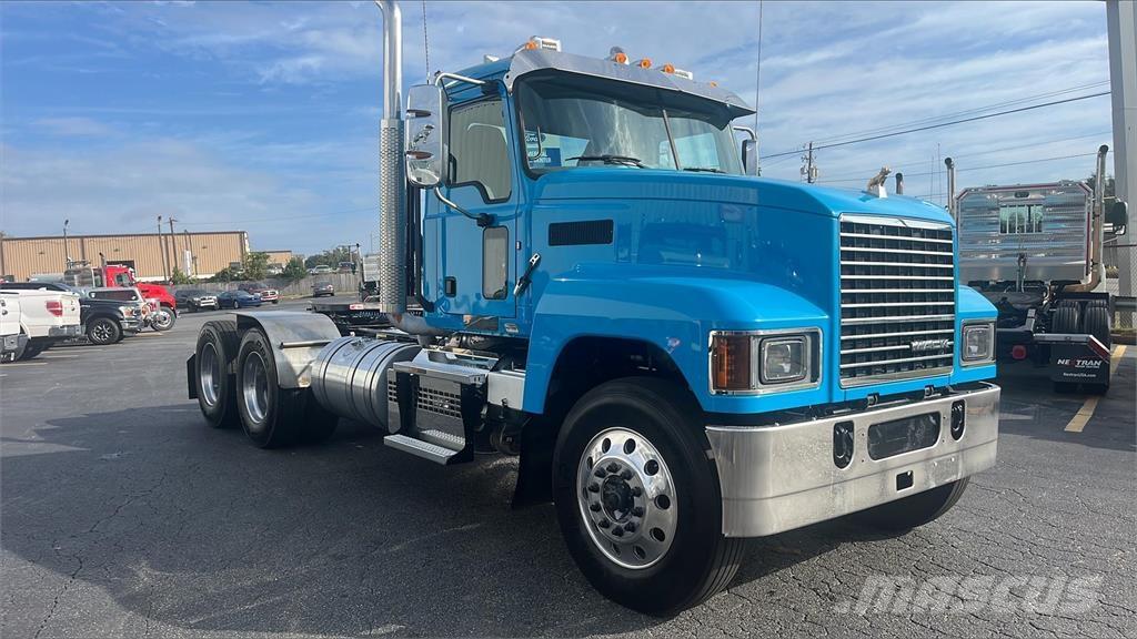 Mack PI64T Tractores (camiões)