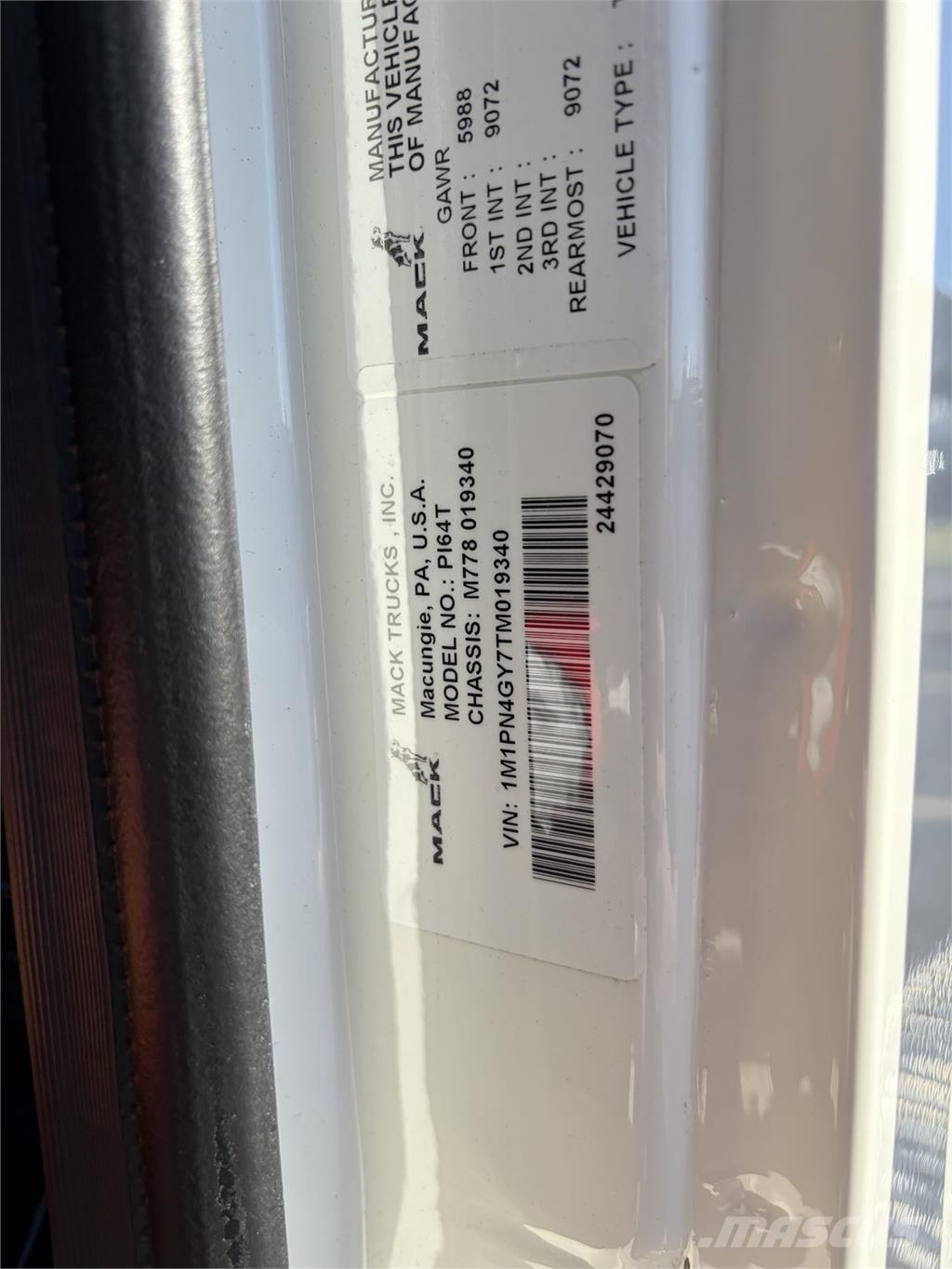 Mack PI64T Tractores (camiões)