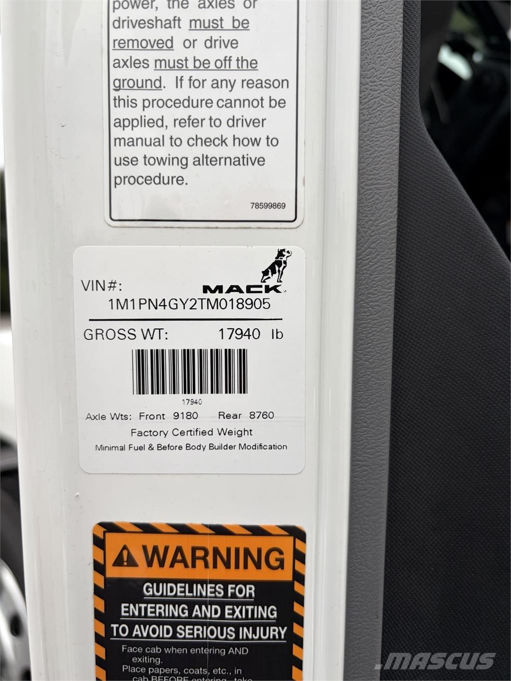 Mack PI64T Tractores (camiões)